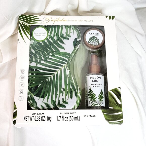 3-Piece Relax & Beauty Gift Set, Bath Salt/Bubbles, Eye Mask, Makeup Brushes + - Picture 3 of 4